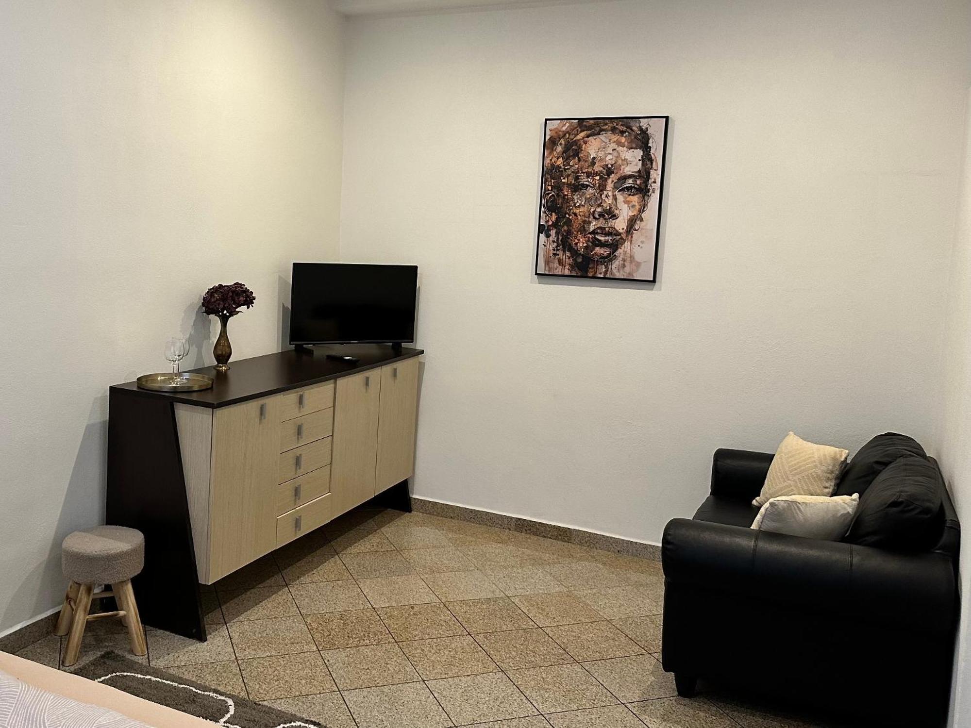Newly Renovated 2 Rooms Apartment Downtown Nyitra Kültér fotó